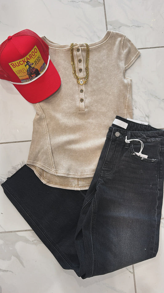 MID RISE DISTRESS HEM VERVET