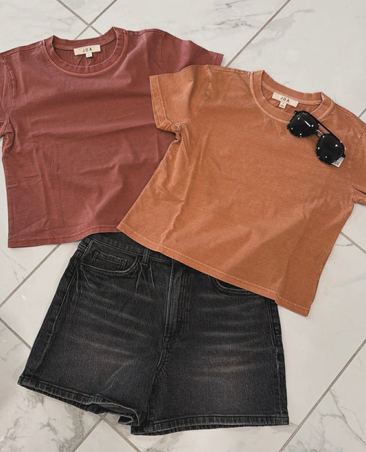 WASHED SHORT SLEEVE CROP TOP
