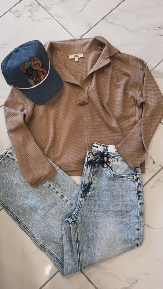 TEXTURED KNIT COLLAR TOP