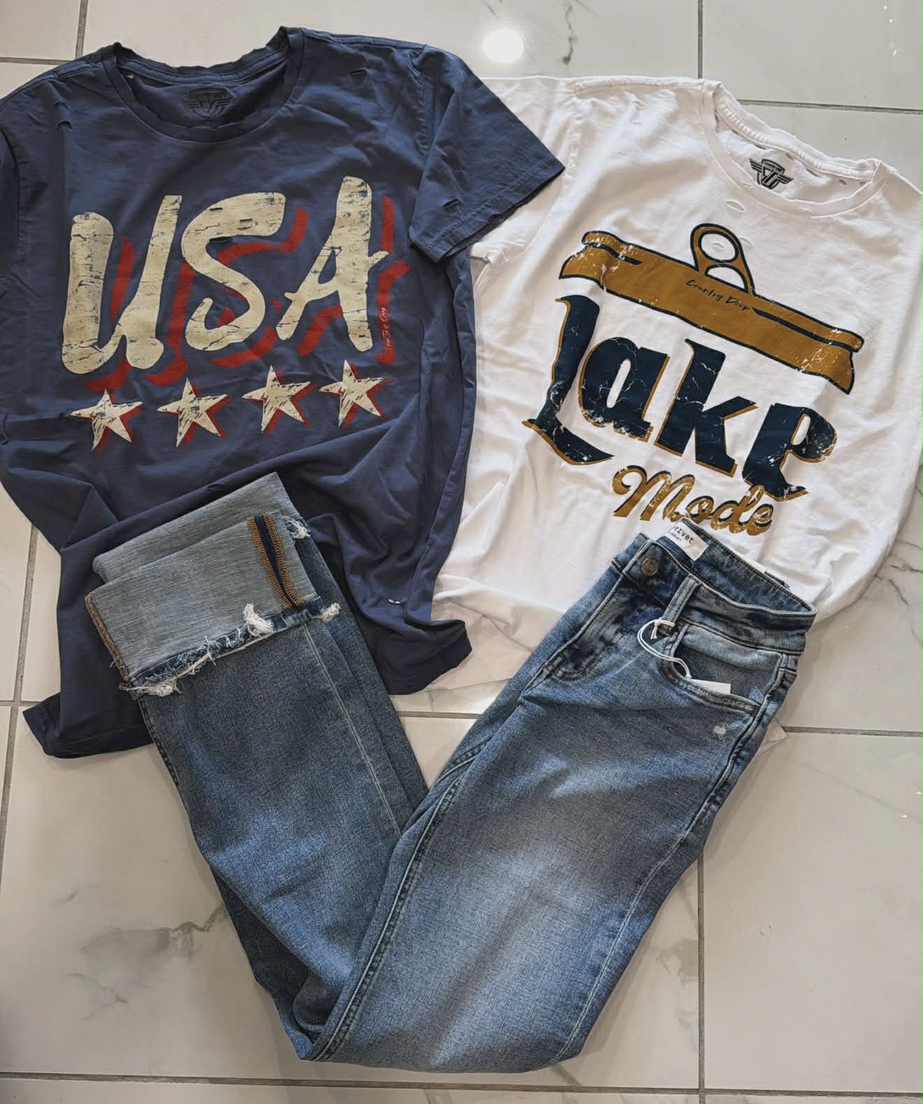 LAKE MODE DISTRESSED TEE