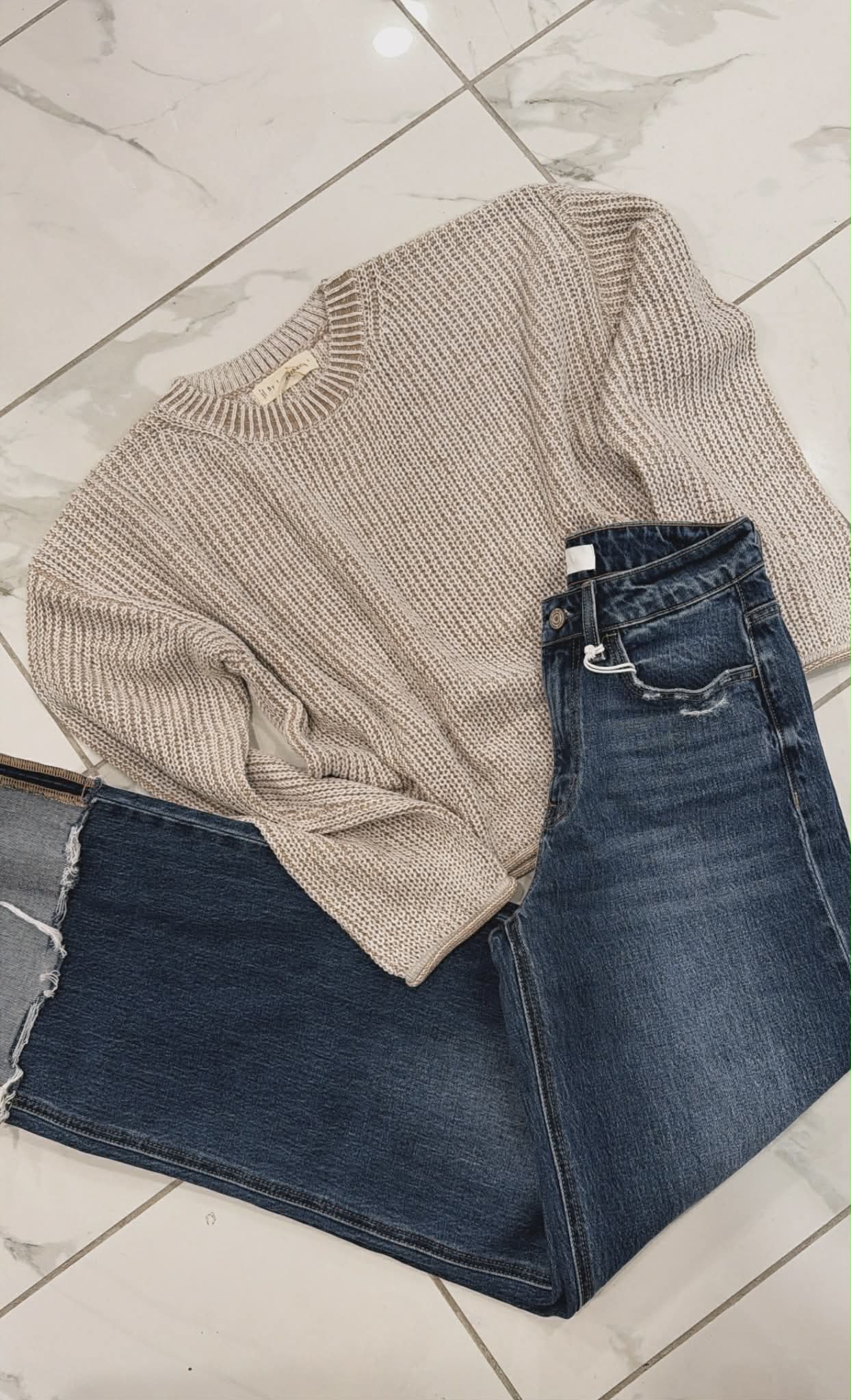 KNIT SWEATER