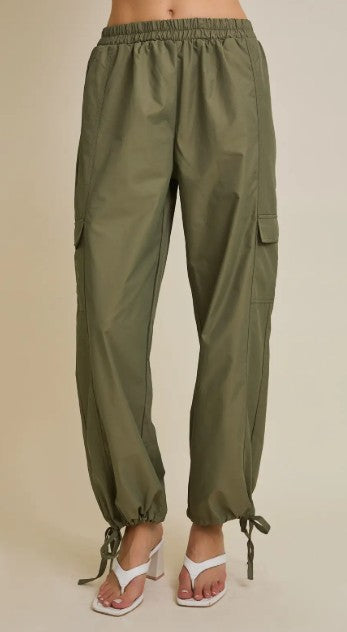 OLIVE PARACHUTE PANT