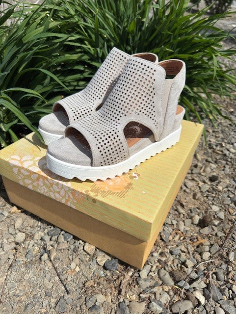 AMY GREY SHOE
