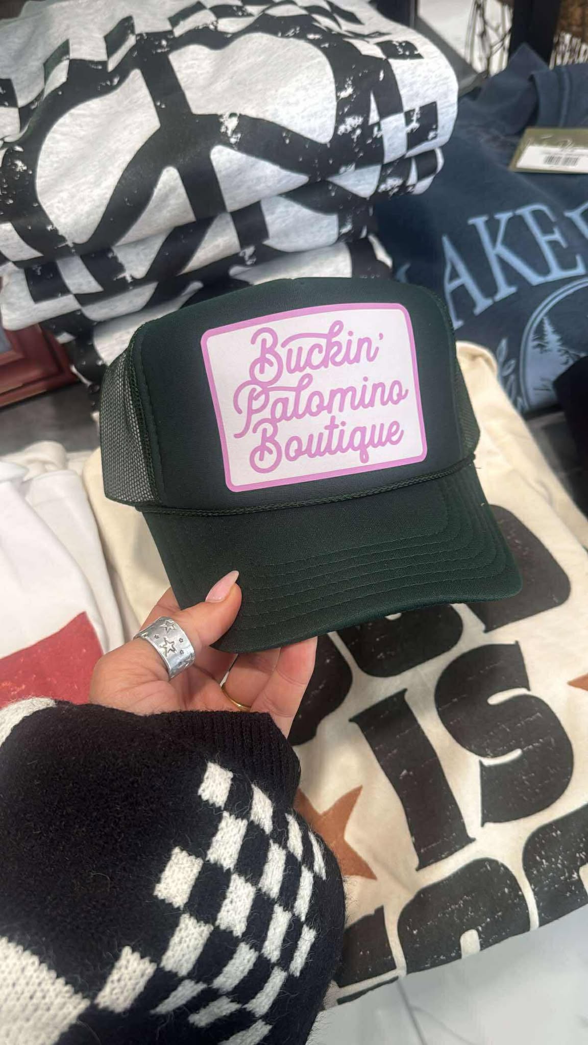 BUCKIN' PALOMINO TRUCKER HAT