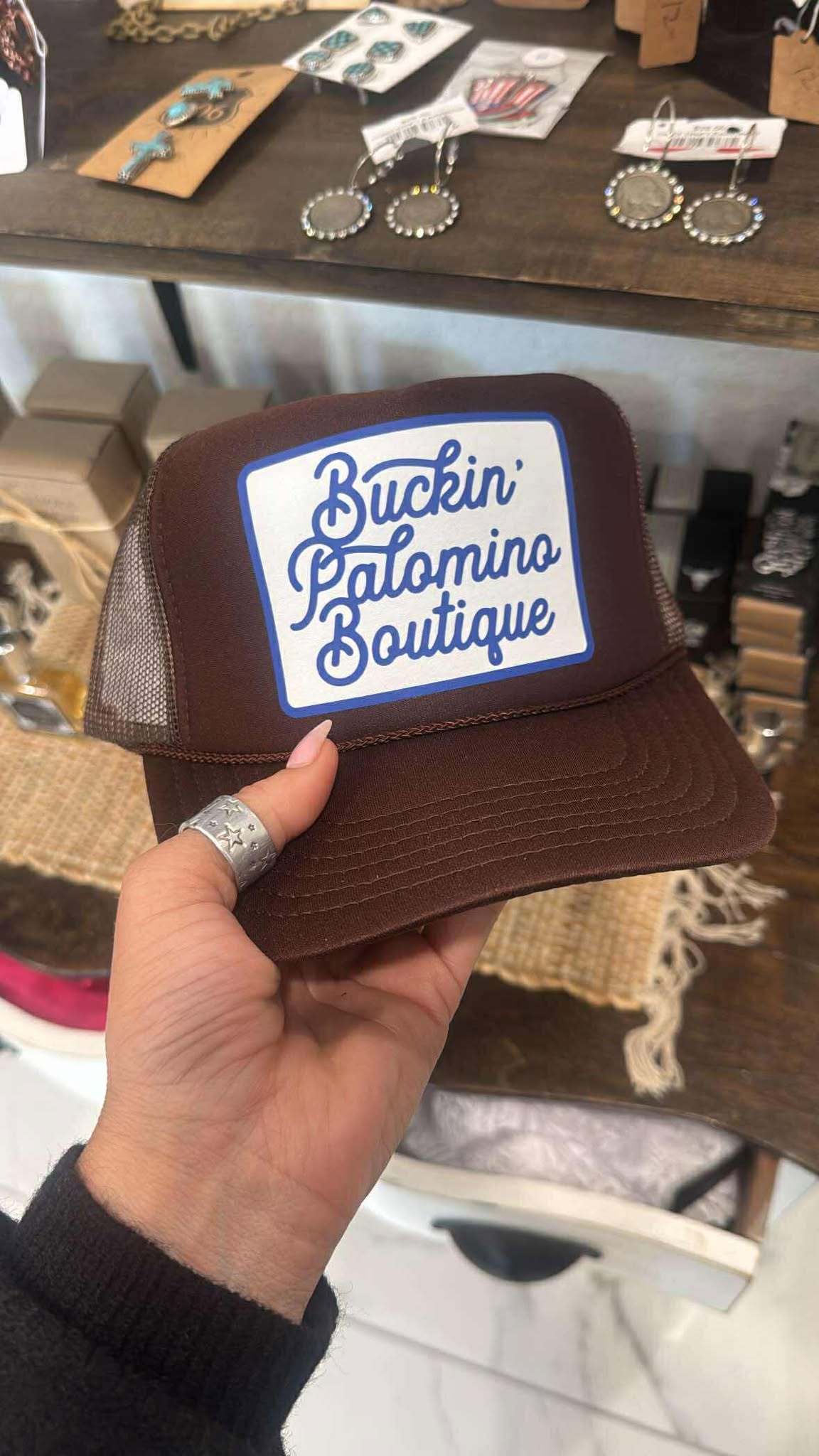 BUCKIN' PALOMINO TRUCKER HAT