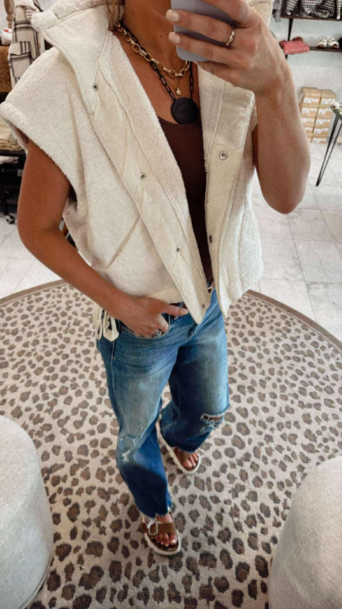 QUILTED COLLAR SHERPA VEST