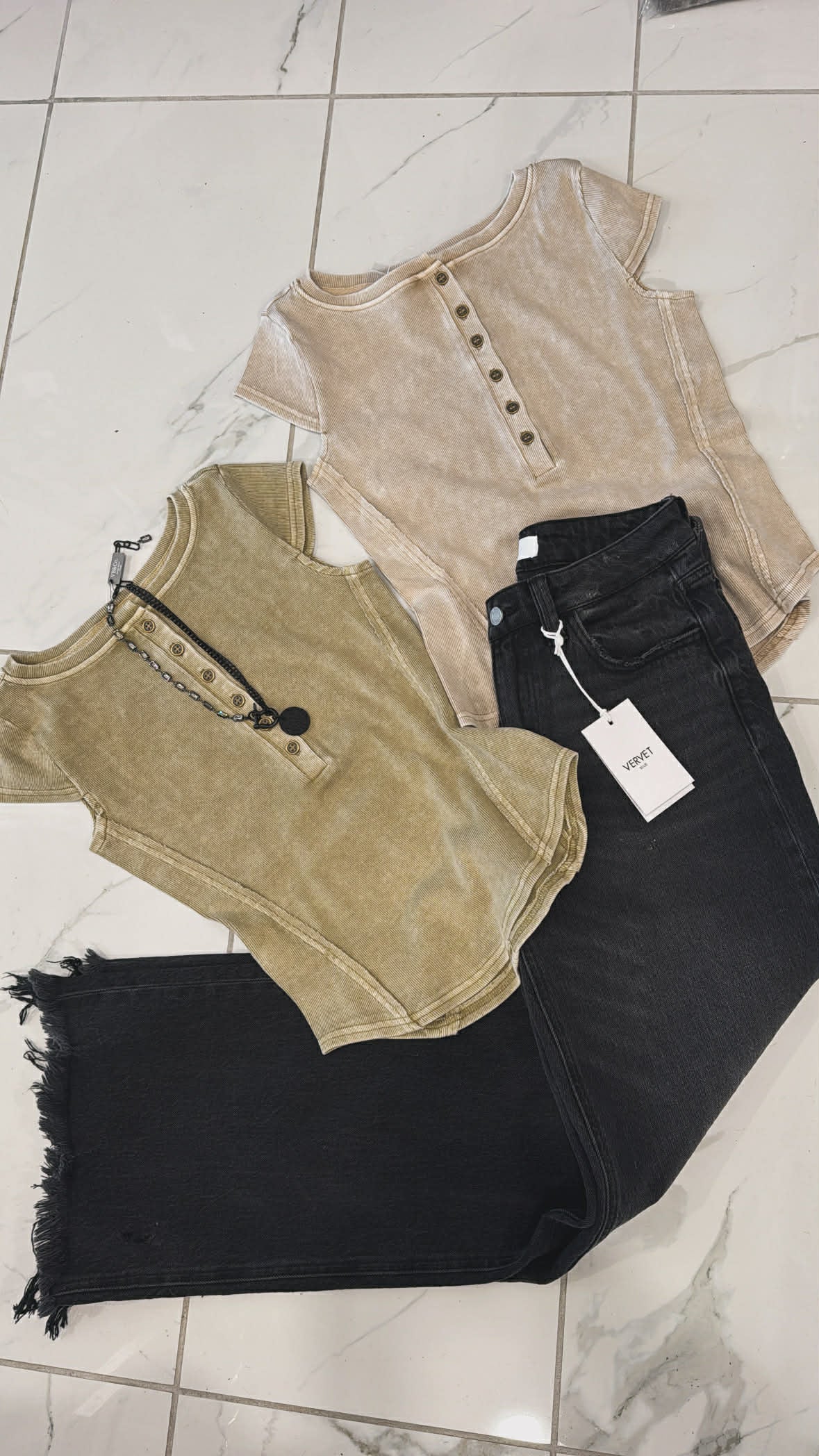 HENLEY RIBBED TOP