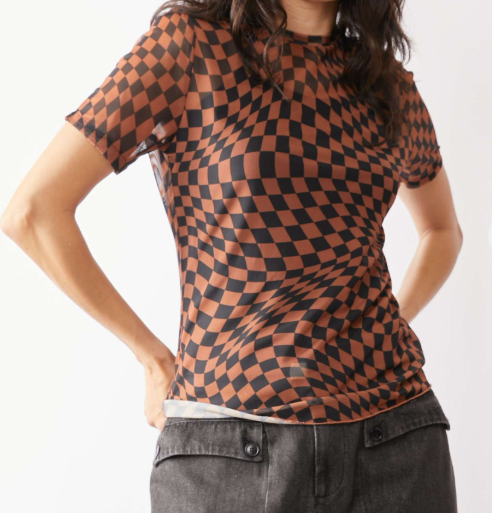 CHECKER PRINTED MESH SHORT SLEEVE TOP